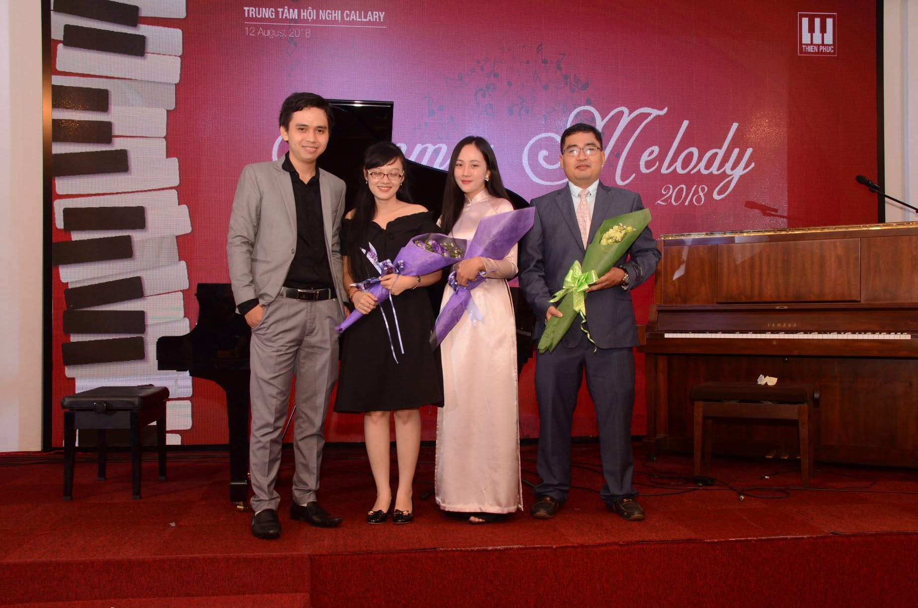 Nên tập đàn piano trên phím nặng hay nhẹ
